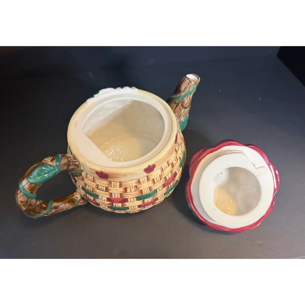 Vintage Young’s Heartfelt Kitchen Creations Ceramic Apple Basket Teapot